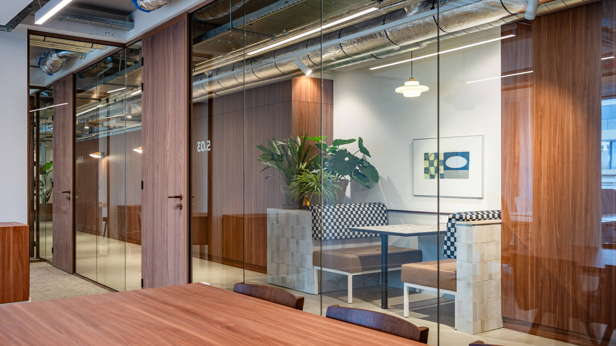 hallway view from luxurious office plein kantoren stadhuisplein rotterdam