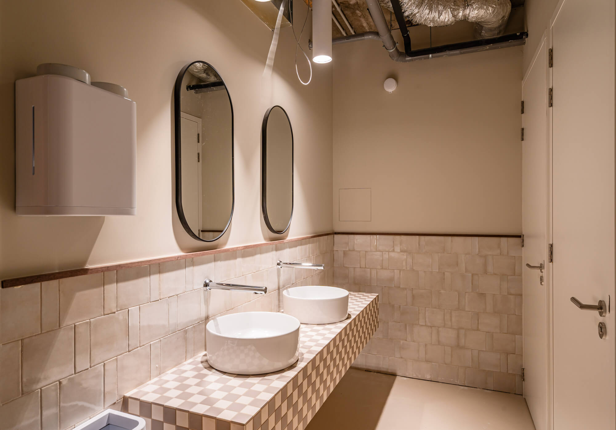 toilet plein kantoren stadhuisplein rotterdam